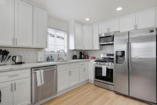 Modern Elegance- Big Group - Games - Sleeps 10 - 1
