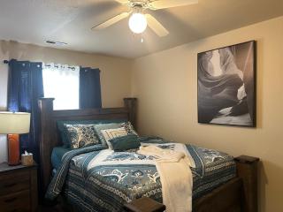 713 Section 1 luxury townhouse - Williston - 0