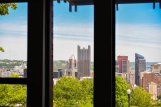 HostWise Stays - Grandview Studio, Skyline Views, Private Parking - 2