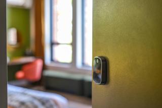 HostWise Stays - Grandview Studio, Skyline Views, Private Parking - 7