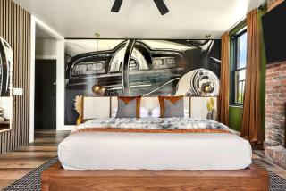 HostWise Stays - Grandview Studio, Skyline Views, Private Parking - 9