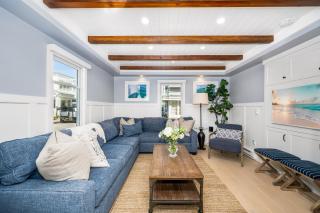 Balboa Island Gem with Patio & Beach Essentials - 1