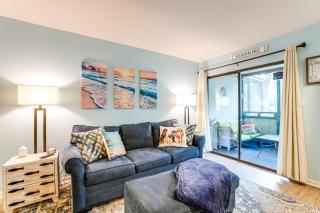 Steps to Shore and Pool Access Myrtle Beach Condo - Myrtle Beach - 7