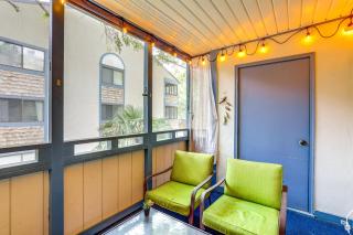 Steps to Shore and Pool Access Myrtle Beach Condo - Myrtle Beach - 4