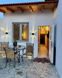 Secret Garden Airport-Beach Villas 300m from famous Davis Beach - Artemida - 5