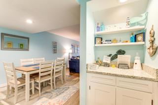 Steps to Shore and Pool Access Myrtle Beach Condo - Myrtle Beach - 3