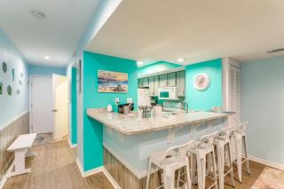 Steps to Shore and Pool Access Myrtle Beach Condo - Myrtle Beach - 1