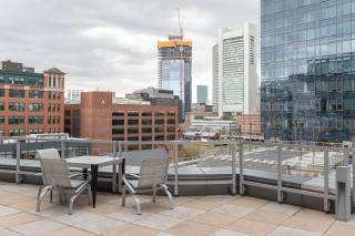 Modern Apt with Water Views - Boston - 1