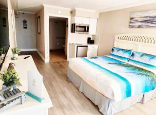 Daytona King Oceanview Studio w/kitchenette, pool - Daytona Beach - 3
