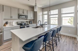 3 Bedroom 4 Bathroom House Tampa Sleeps 10 Private Garage Near Stadium - 0