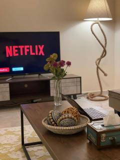 شقة ثلاث غرف وصالة مدخل مستقل باركنج سيارة - 1