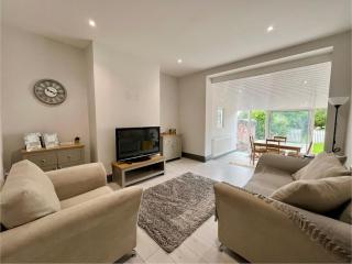 Cosy Bungalow & Peaceful Garden - Halsall - 0