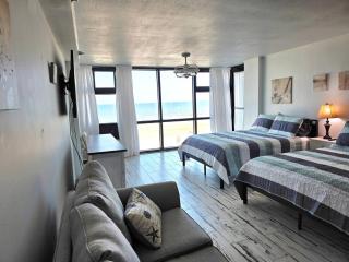 Fabulous Oceanfront Studio w/kitchen, tiki bar - Daytona Beach - 8