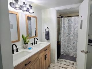 Fabulous Oceanfront Studio w/kitchen, tiki bar - Daytona Beach - 2