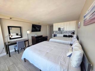 Oceanfront Studio 2 Queen beds kitchenette & pool - Daytona Beach - 9