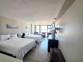 Oceanfront Studio 2 Queen beds kitchenette & pool - 5