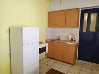 Yellow Beach House - Logaras - 9