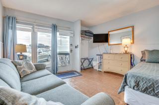 Walk to Old Orchard Pier Cozy Beachfront Condo! - Old Orchard Beach - 5