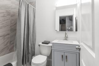 Stylish Humboldt Park Retreat - Walk to Parks & Easy Transit! - 9