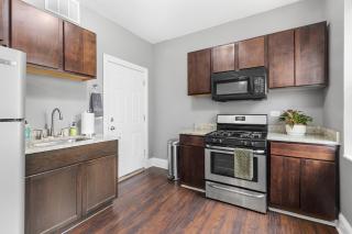 Stylish Humboldt Park Retreat - Walk to Parks & Easy Transit! - Chicago - 8
