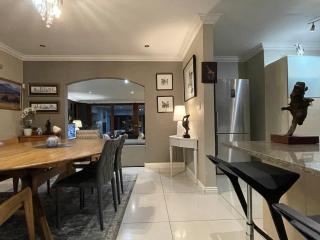 The Ridgeback, 4 Bedroom House Bryanston - Johannesburg - 5