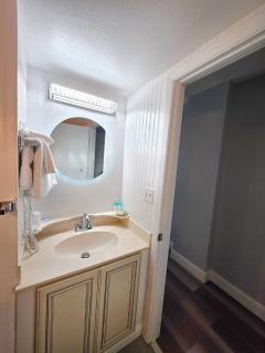 Oceanview Studio w/kitchen, pool, tiki bar - 1