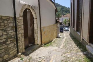 Downtown Apartment - Berat - 3