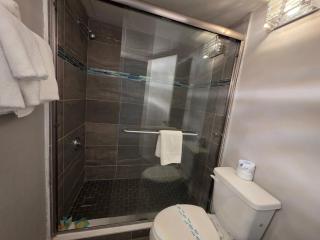 King Deluxe Oceanview w/tiki bar-pool, kitchenette - Daytona Beach - 7