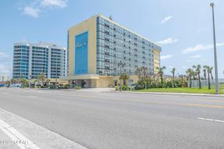King Deluxe Oceanview w/tiki bar-pool, kitchenette - Daytona Beach - 5