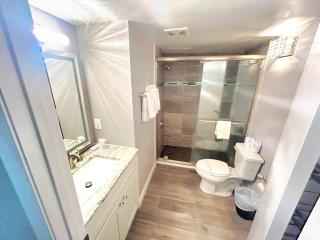 King Deluxe Oceanview w/tiki bar-pool, kitchenette - 4