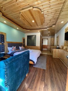 Le Massif by Valley Of Apples - Neu-Delhi - 0