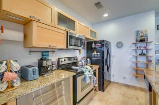 Walk to Galveston Beach Family Condo with Pool - 6