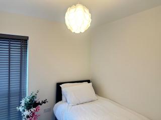 Luxury four bedroom house - Wolverhampton - 7