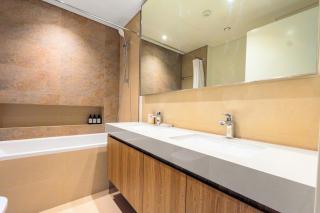 Downtown Views II 2 Bedroom Apartment Next to Dubai Mall - 5