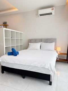 Palazio Serviced Apartment in Mount Austin near Aeon IKEA Toppen HSI - Johor Bahru - 8
