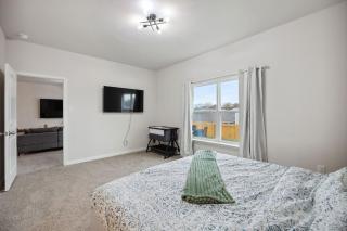 Venice, Large Modern 5BRMs, 2 Living RMs, Parking, Close to Dallas Downtown - 5