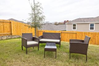 Venice, Large Modern 5BRMs, 2 Living RMs, Parking, Close to Dallas Downtown - 2