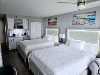 3 Oceanview Studios connecting w/pool, tiki bar - 4