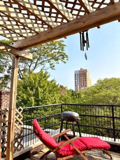 private spacious apartment with 2 bedrooms 2 bathroomss and a deck - New York - 8