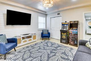 Apt 3 Mi to Beach and Daytona Boardwalk Amusements! - 9