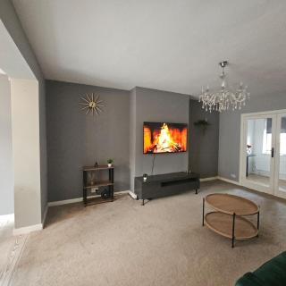 Spacious 3bed, Sleeps5, Parking - Birmingham - 0