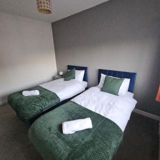 Spacious 3bed, Sleeps5, Parking - Birmingham - 2