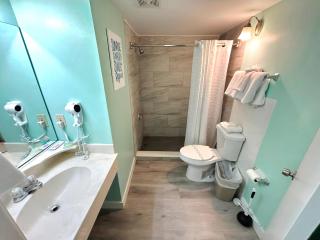 Adjoining studios w/kitchenettes, oceanview, pool - 8