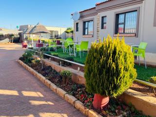 Empire Guesthouse - Leribe - 5