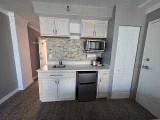 Daytona Beach Oceanview Studio w/kitchenette, pool - Daytona Beach - 8