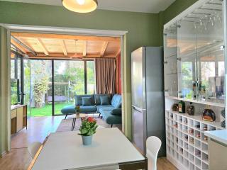 Lura 3 Floral Apartment - Lalzit Bay - 1