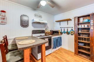 Lake and Mtn Views Vermont Couples Retreat! - Barton - 9