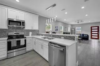 The Sapphire Stay - Houston - 1