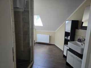 Helle, gemütliche Gästewohnung im Haus Zur Wartburg - Riesa - 4