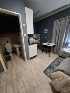Cosy Cottage 2 - Francistown - 3